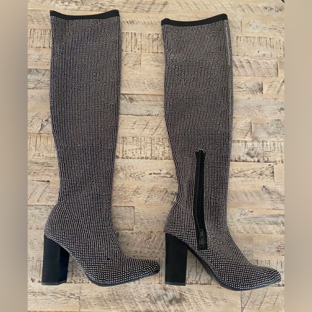 NWT 9.5 Wild Pair boots